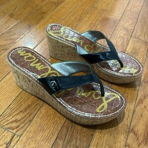 Sam Elderman Romy Black Patent Faux Leather Platform Wedge Thong Sandals - Sz 8